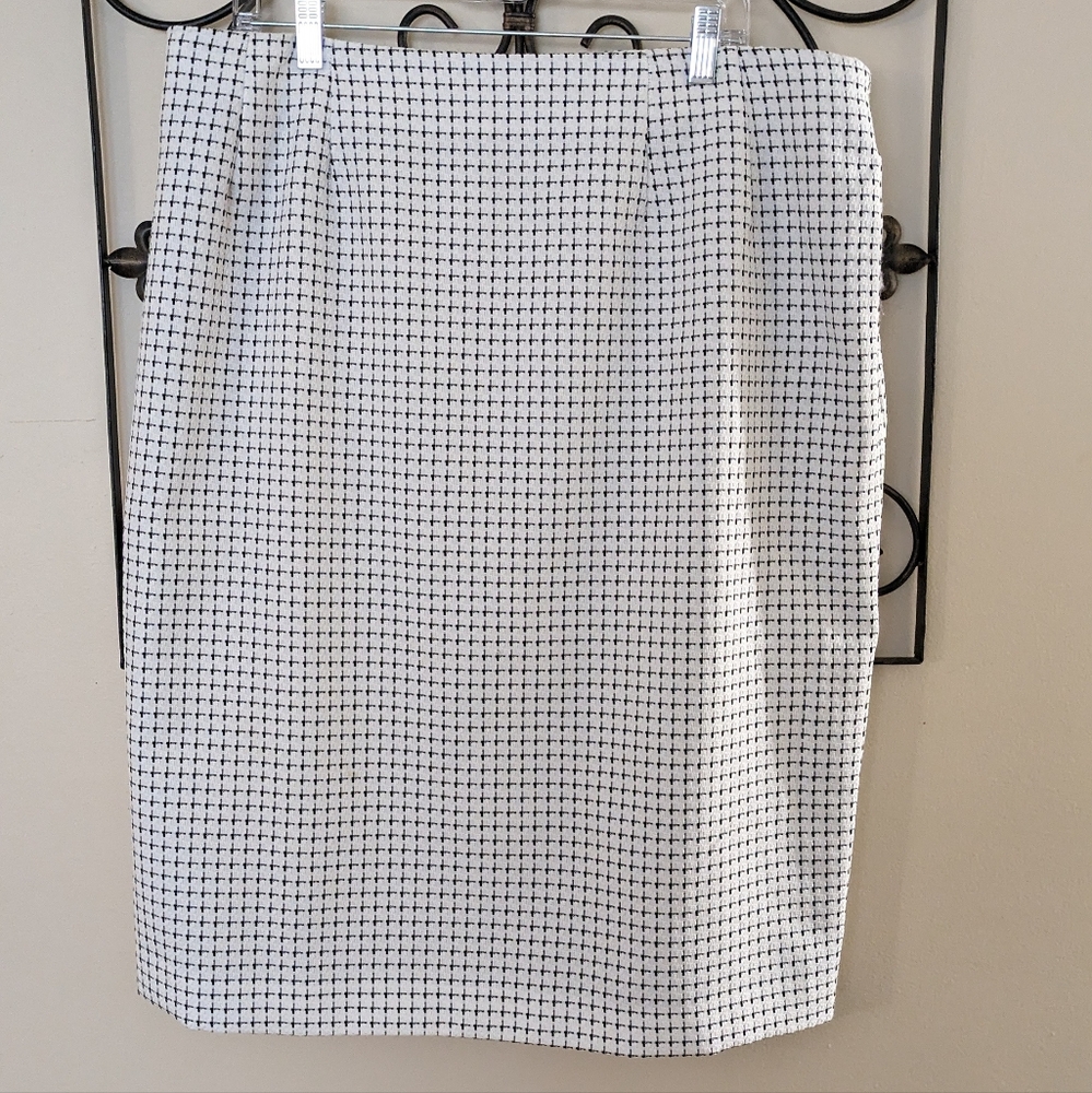 💥Checkered Skirt - Picture 3 of 6